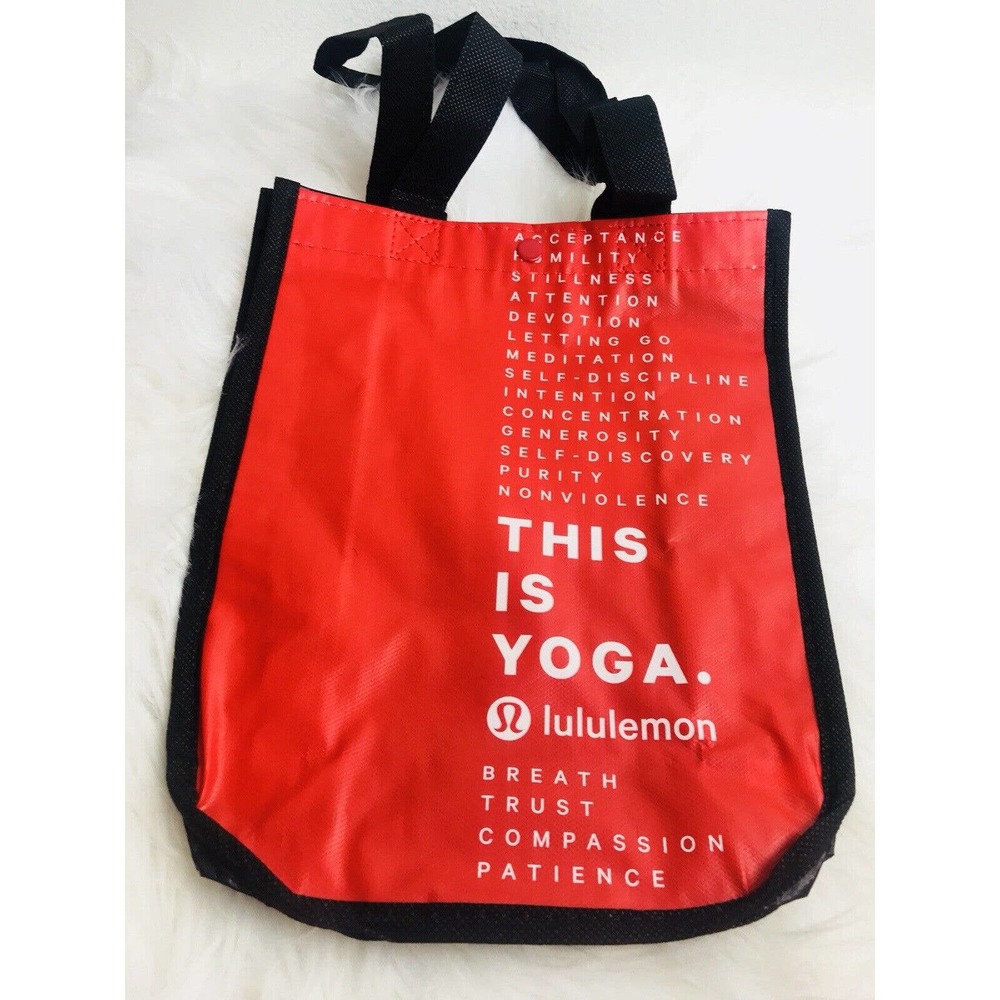 NEW LULULEMON RED Reusable Shopping HOLIDAY SHOP LUNCH Bag GYM 'This Is Yoga'